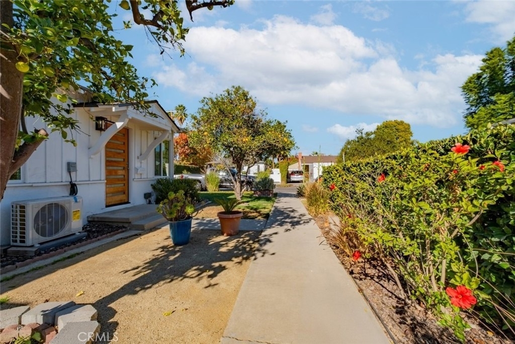 14418 Martha Street - Photo 13