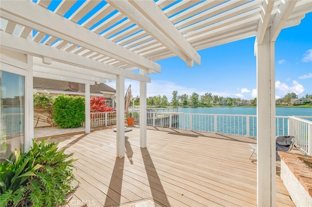 76 Fairlake - Photo 36