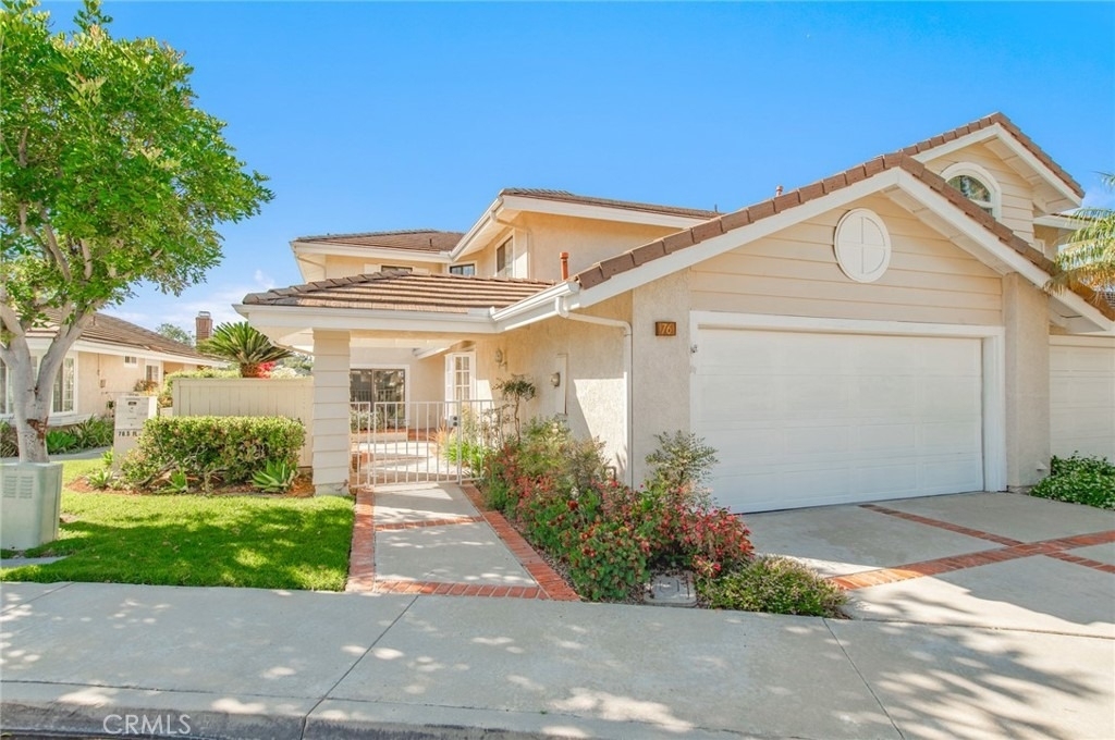 76 Fairlake - Photo 1