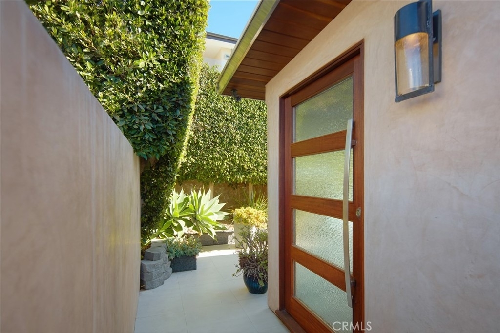 2680 Victoria Drive - Photo 3