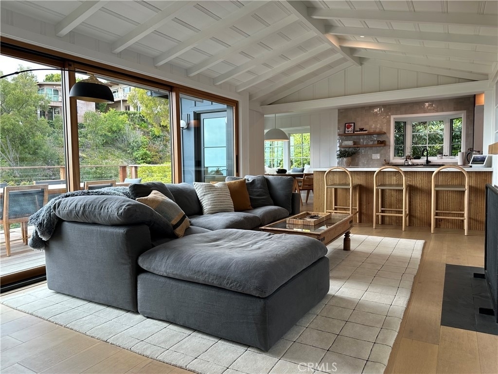 843 La Vista Drive - Photo 3