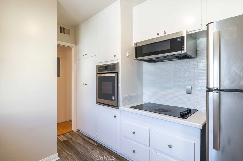1227 E 1st - Photo 2