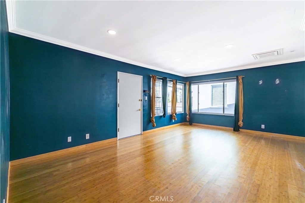 1227 E 1st - Photo 3
