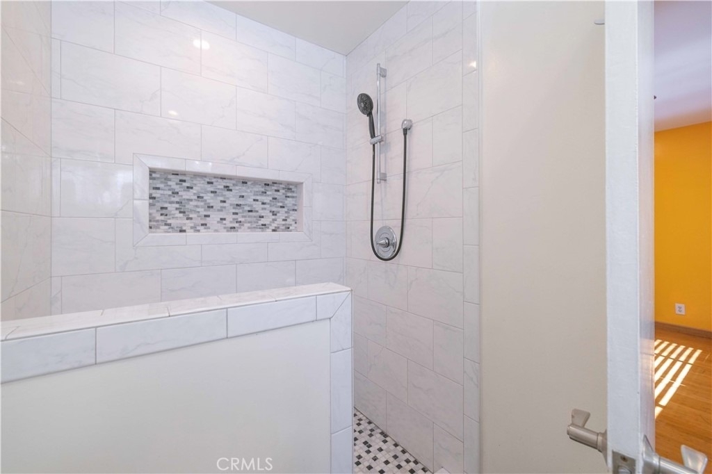 1227 E 1st - Photo 11