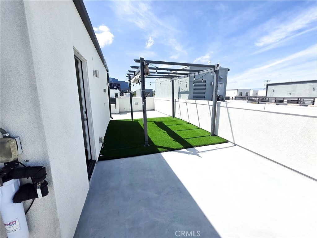 164 Placemark - Photo 18