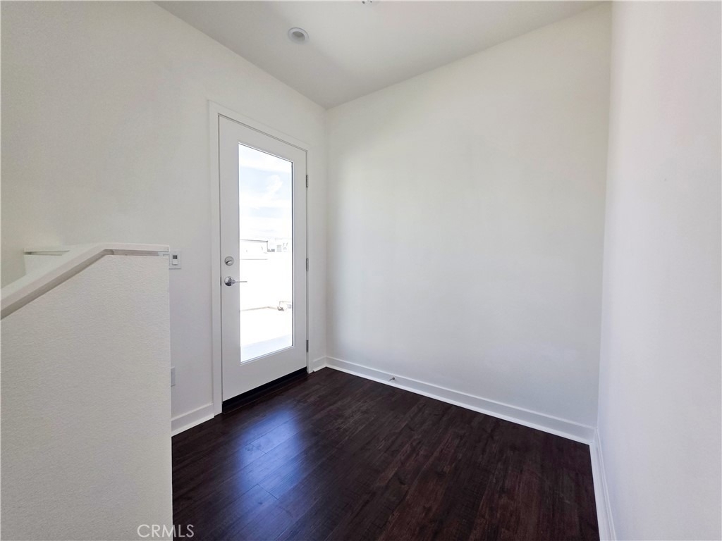 164 Placemark - Photo 17