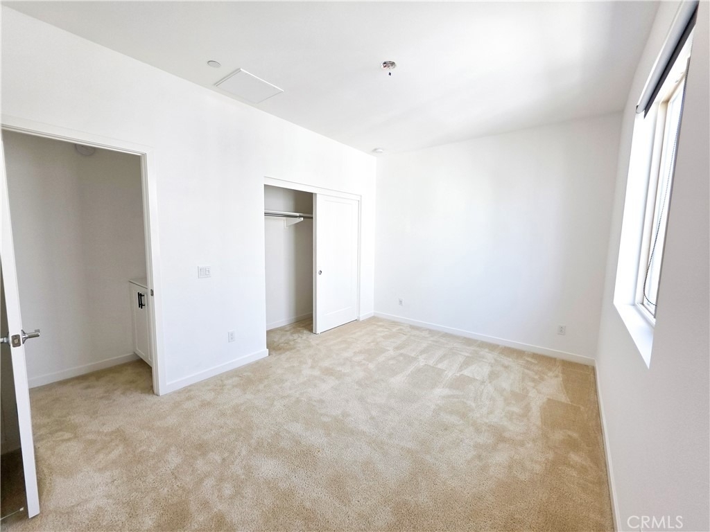 164 Placemark - Photo 15