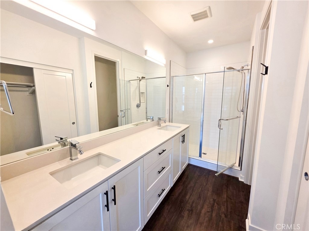 164 Placemark - Photo 12