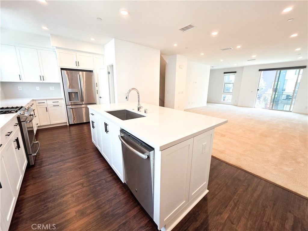 164 Placemark - Photo 5