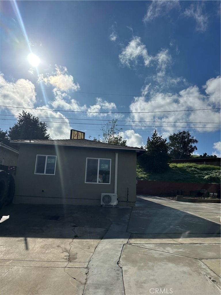 1564 W Phillips Boulevard - Photo 2