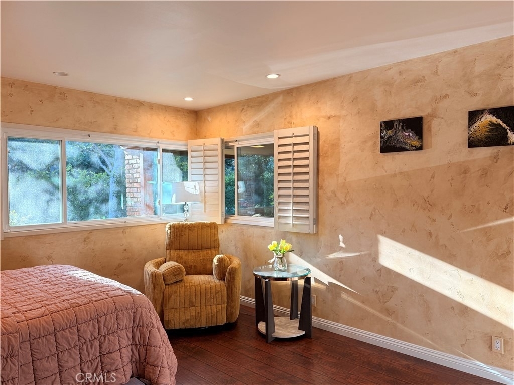 2500 Benedict Canyon - Photo 14