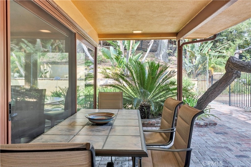 2500 Benedict Canyon - Photo 19