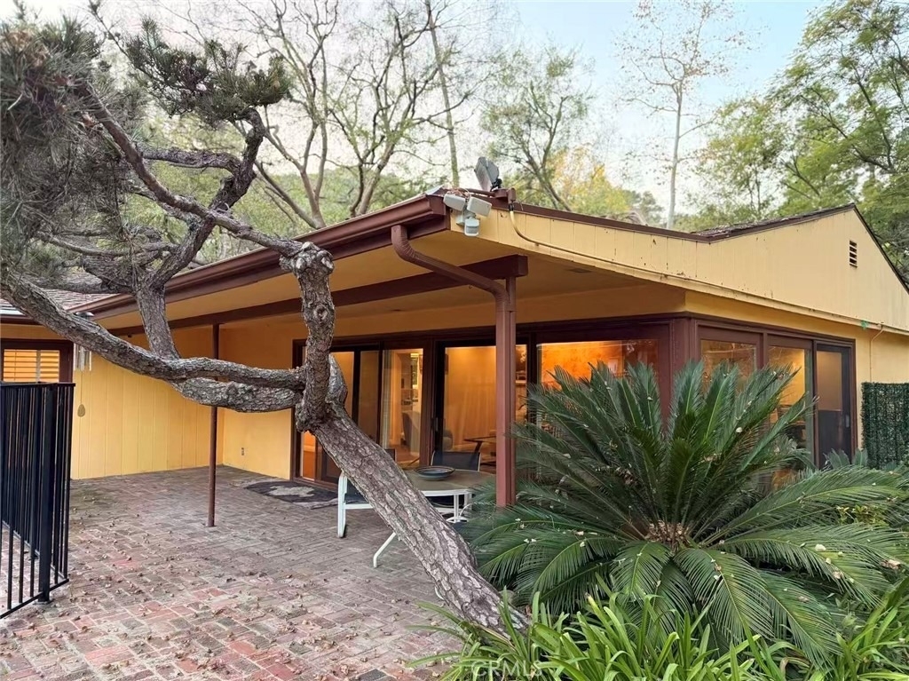 2500 Benedict Canyon - Photo 20