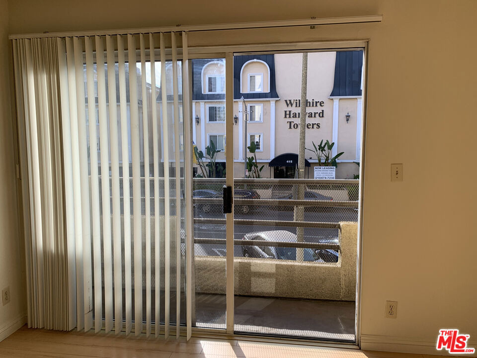 420 S Harvard Boulevard - Photo 12