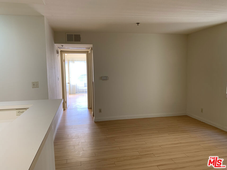 420 S Harvard Boulevard - Photo 6