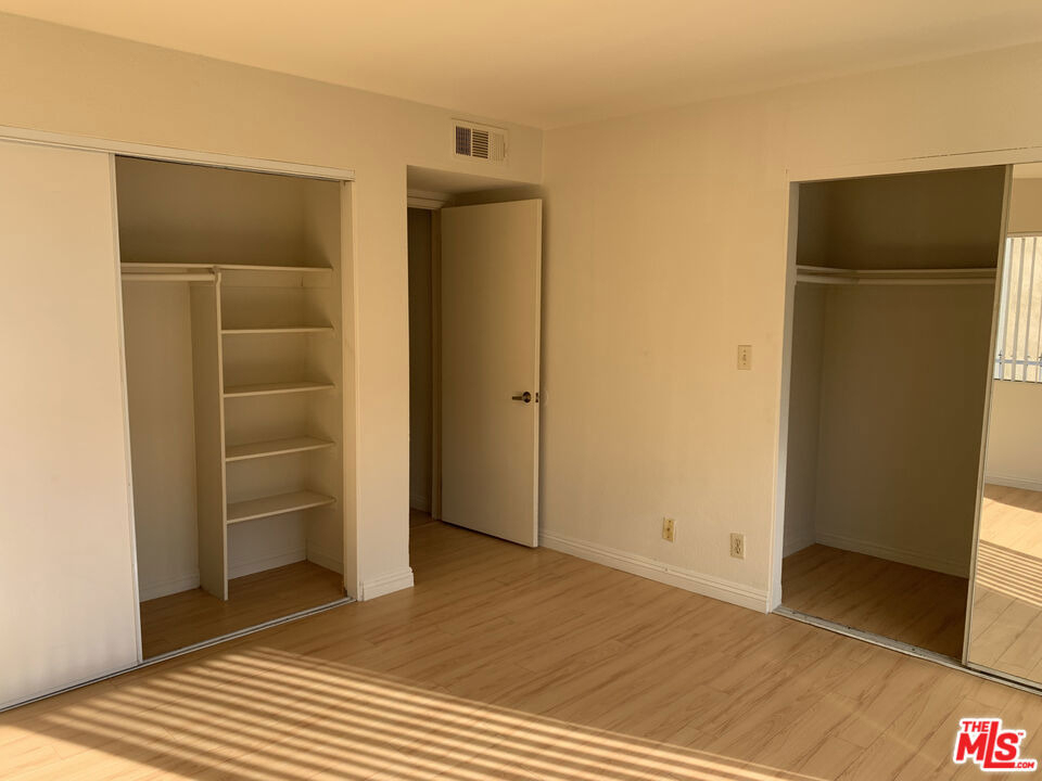 420 S Harvard Boulevard - Photo 14