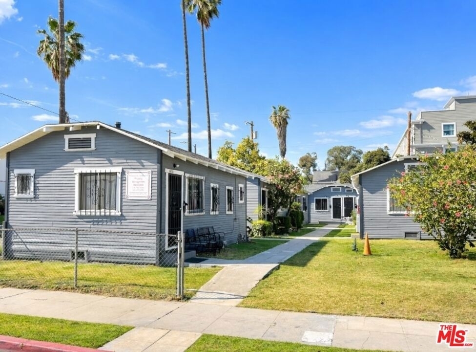 1187 W 37th Drive - Photo 4