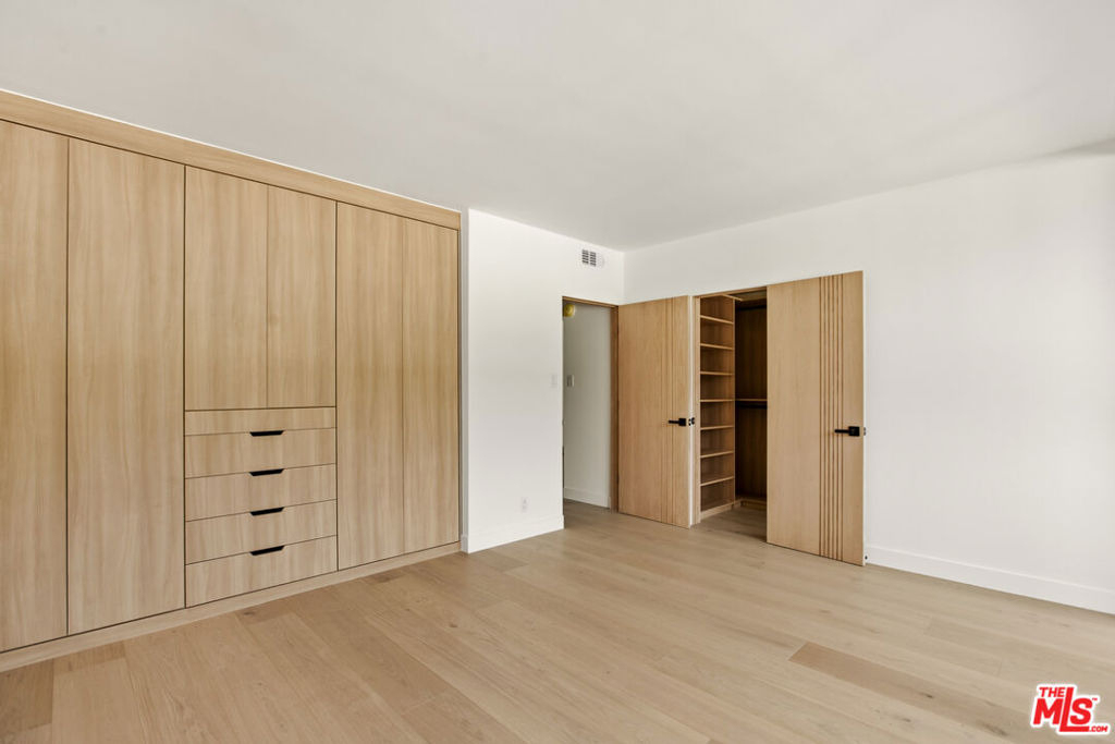 8787 Shoreham Drive - Photo 6