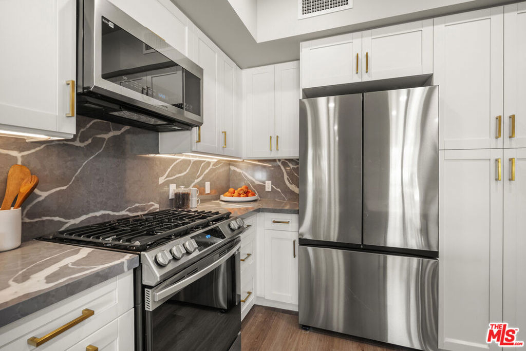 7428 Santa Monica Boulevard - Photo 10
