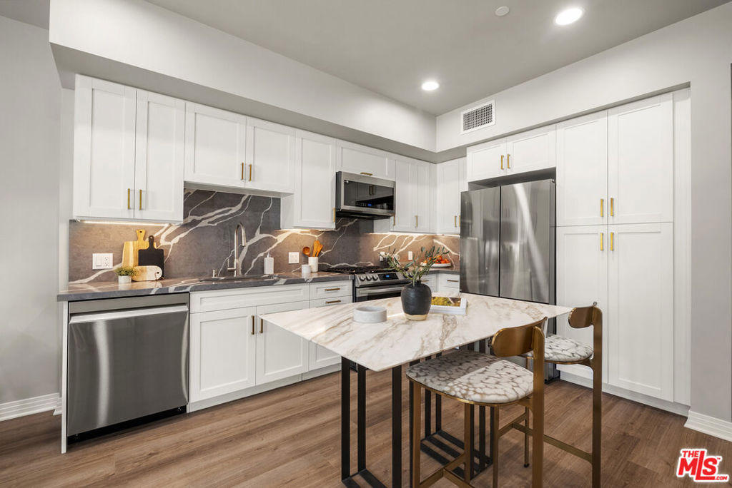 7428 Santa Monica Boulevard - Photo 9
