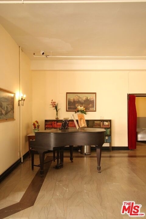 2121 James M Wood Boulevard - Photo 18