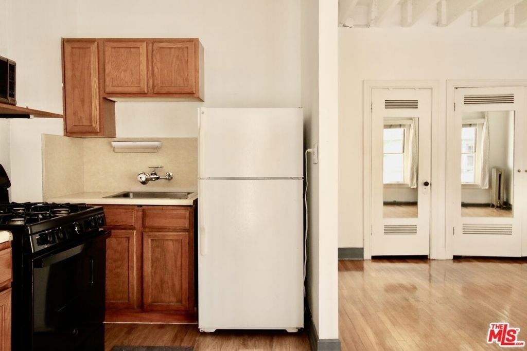 2121 James M Wood Boulevard - Photo 8