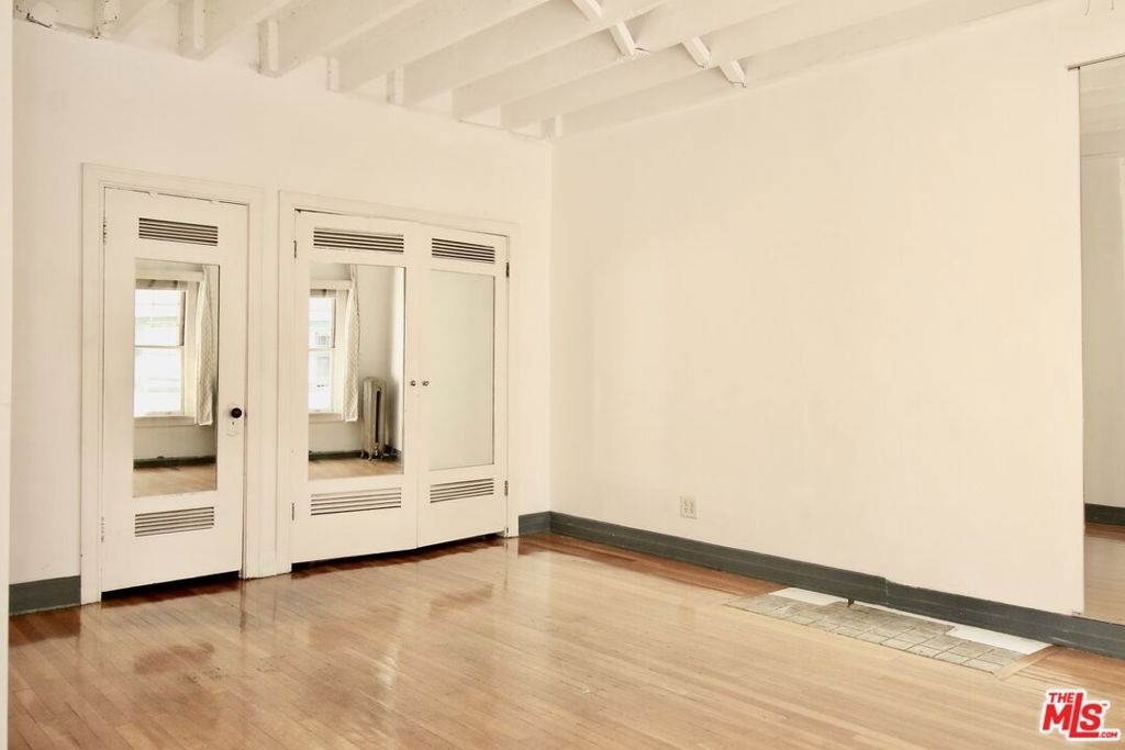 2121 James M Wood Boulevard - Photo 2