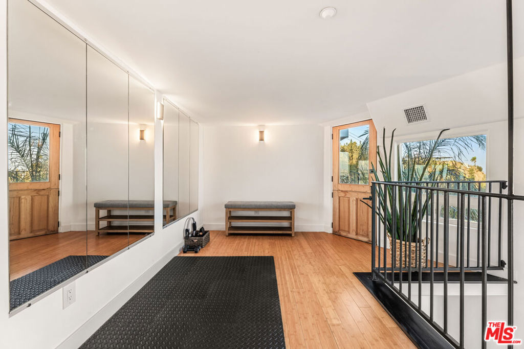 8425 Hillside Avenue - Photo 44