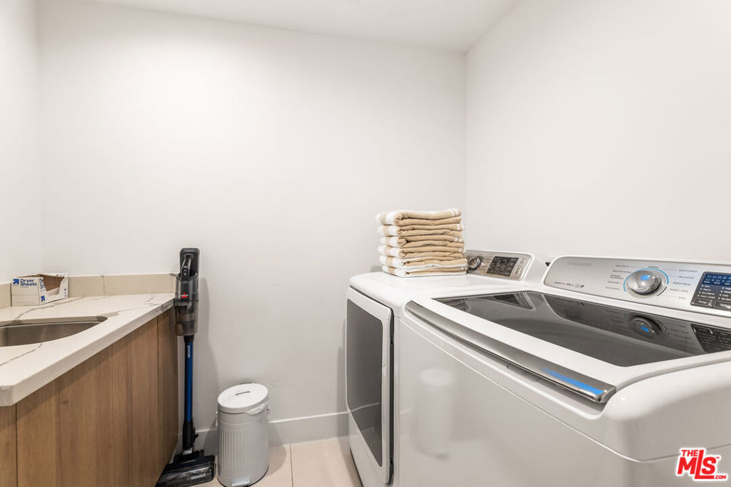 8425 Hillside Avenue - Photo 48