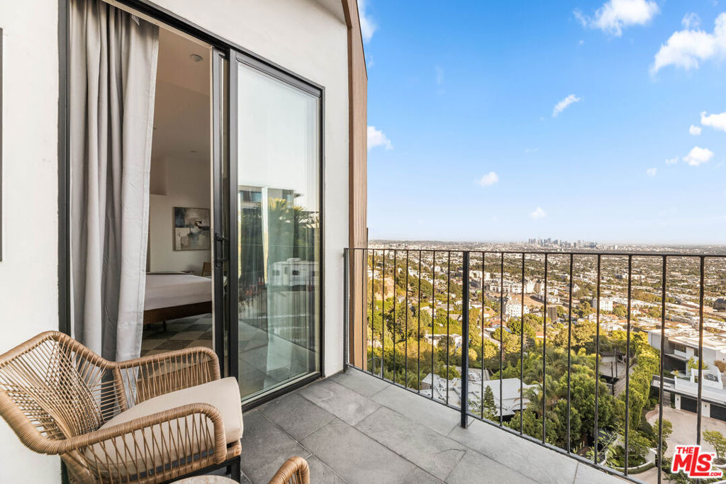 8425 Hillside Avenue - Photo 37