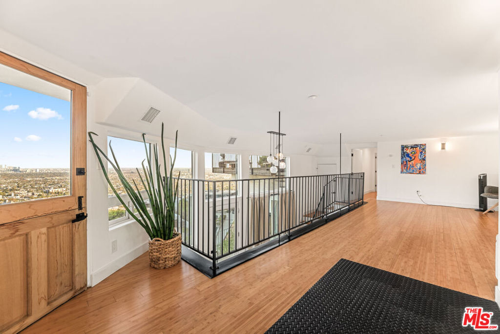 8425 Hillside Avenue - Photo 40