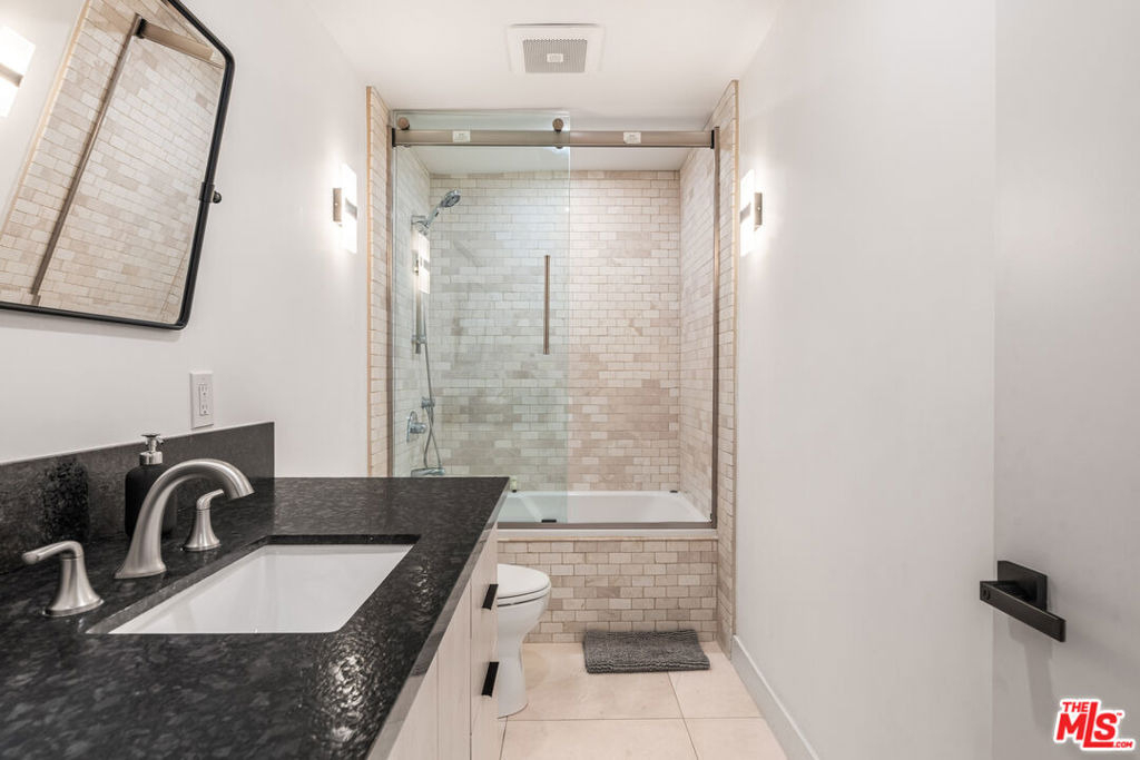 8425 Hillside Avenue - Photo 43