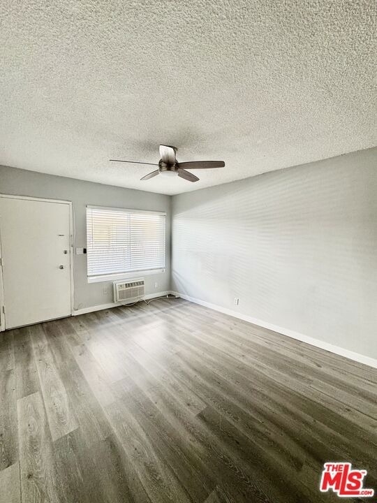 7524 Sepulveda Boulevard - Photo 2