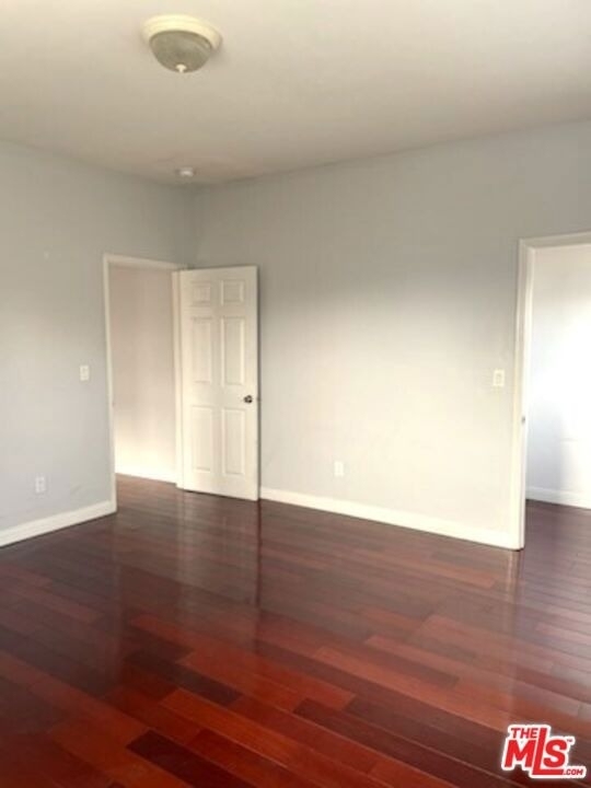 121 N Benton Way - Photo 4
