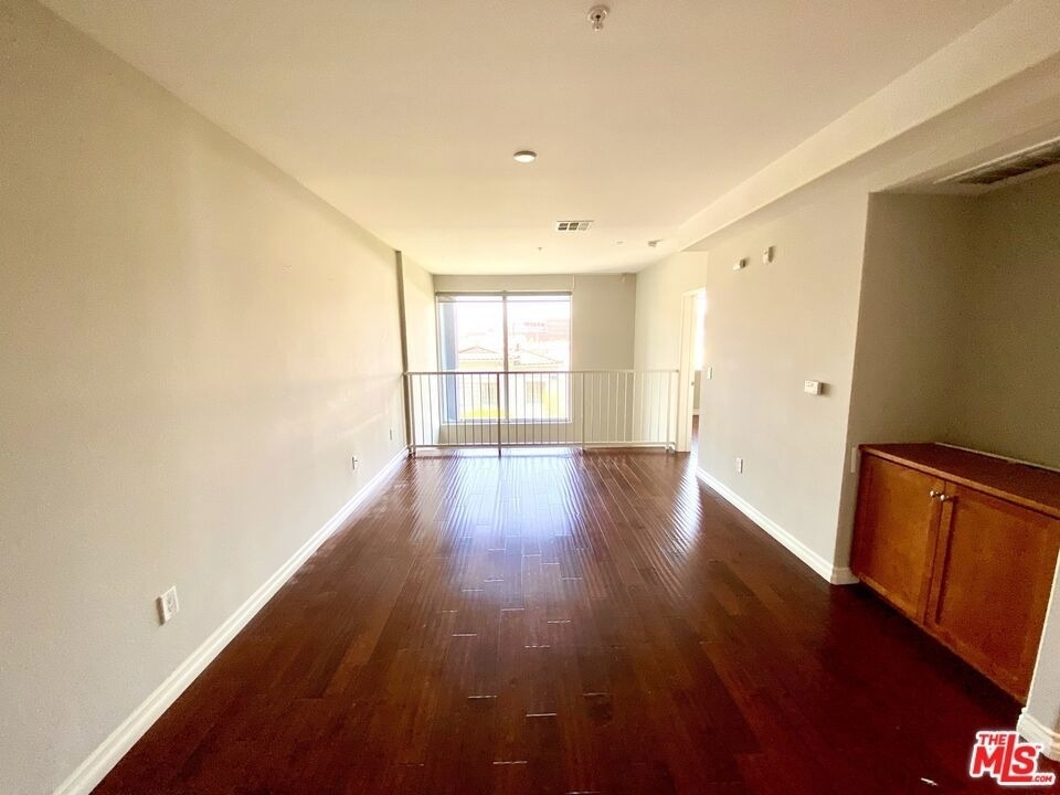 629 Traction Avenue - Photo 7