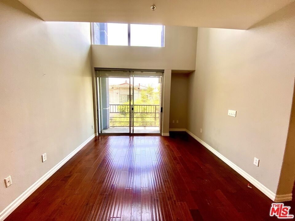 629 Traction Avenue - Photo 4