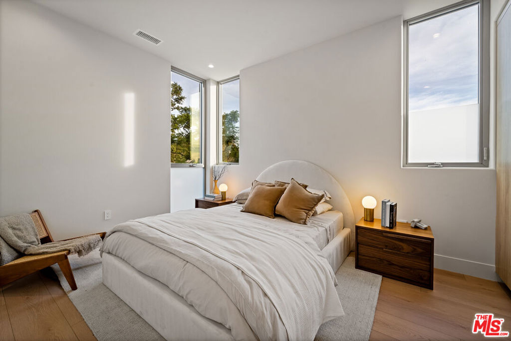 755 N Alfred Street - Photo 6
