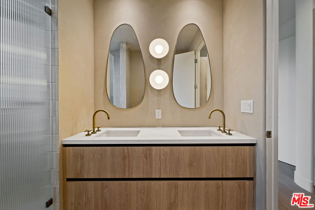 755 N Alfred Street - Photo 9