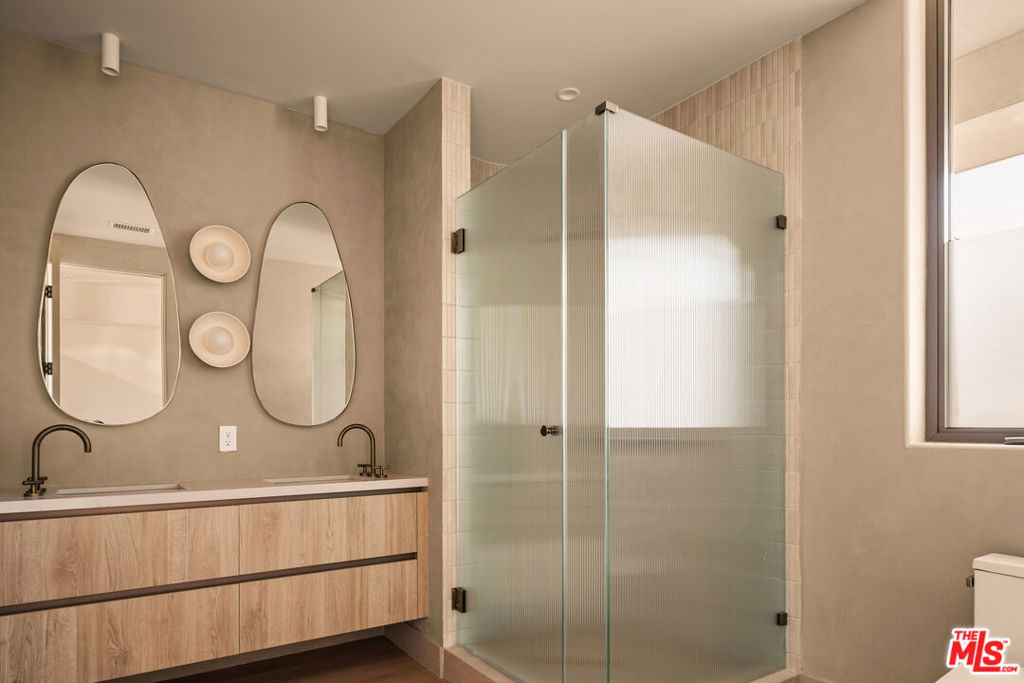 755 N Alfred Street - Photo 15