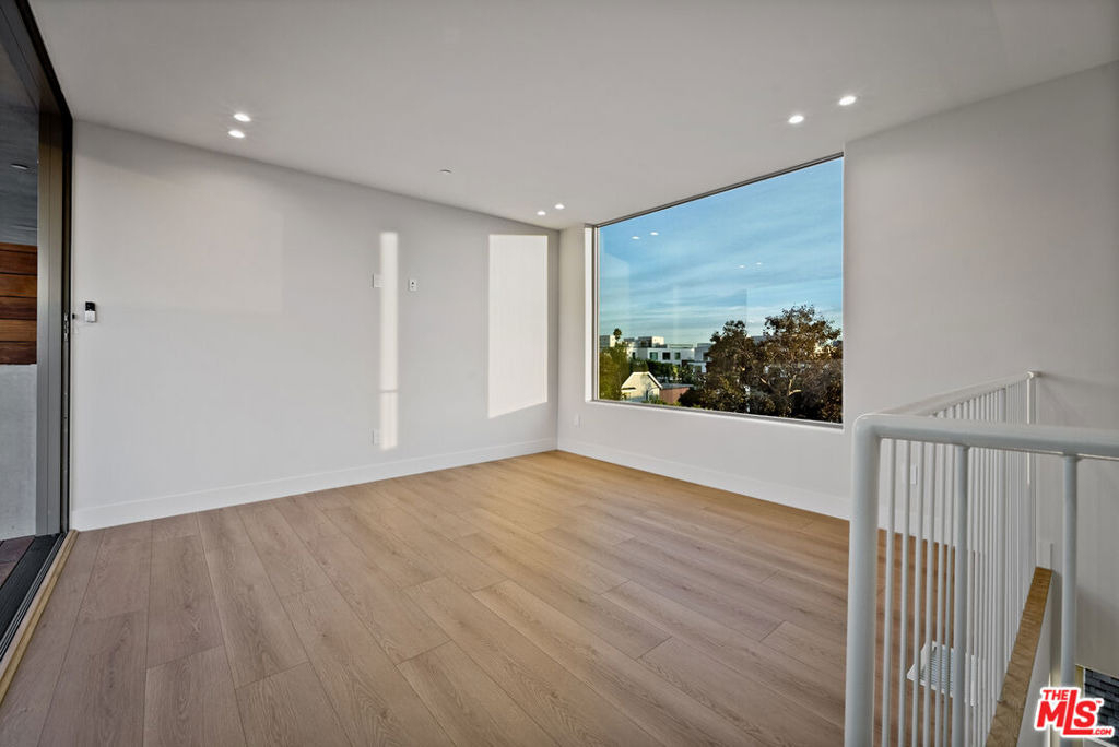 755 N Alfred Street - Photo 10