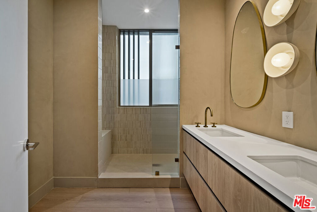 755 N Alfred Street - Photo 8
