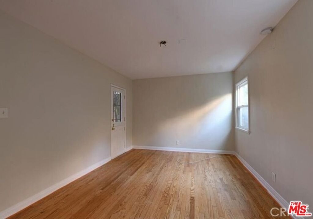 11061 Ohio Avenue - Photo 2