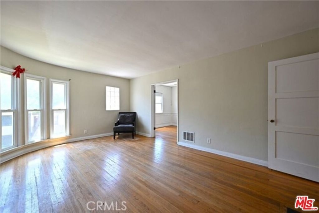 11061 Ohio Avenue - Photo 9
