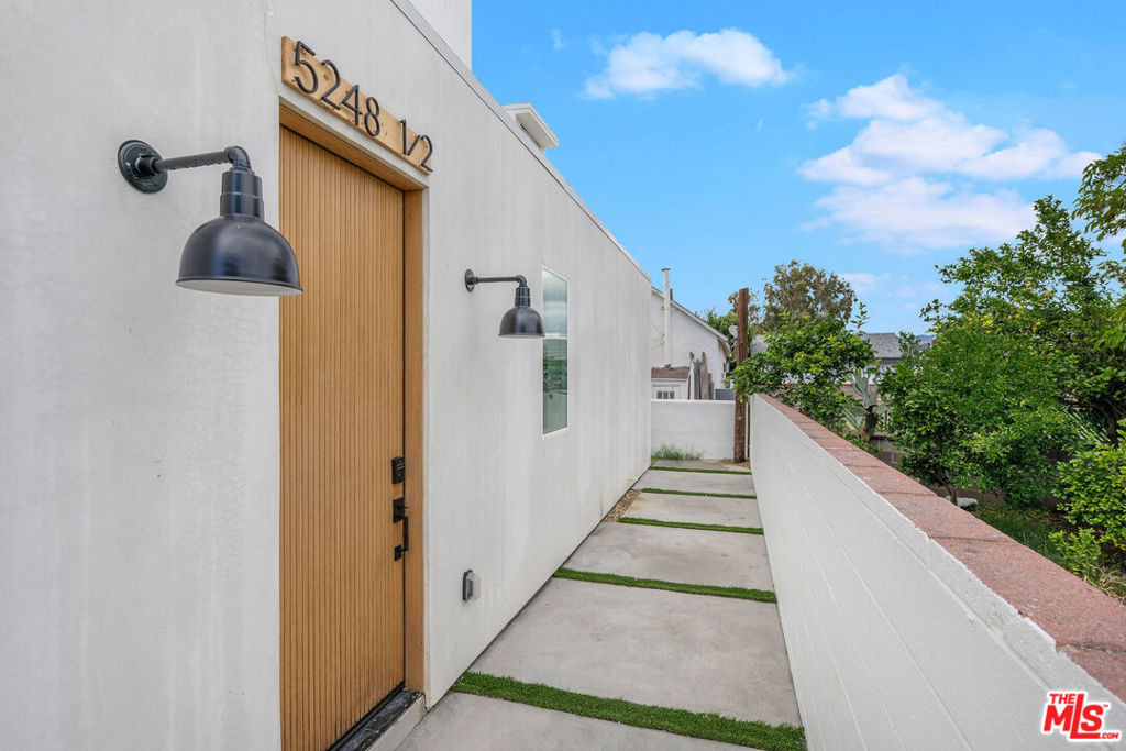 5248 Auckland Avenue - Photo 3