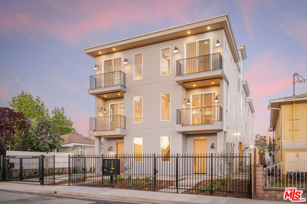 5248 Auckland Avenue - Photo 1