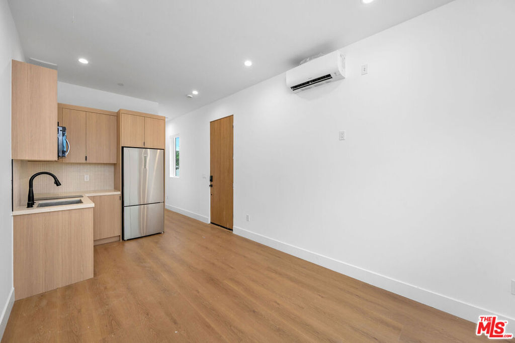 5248 Auckland Avenue - Photo 7