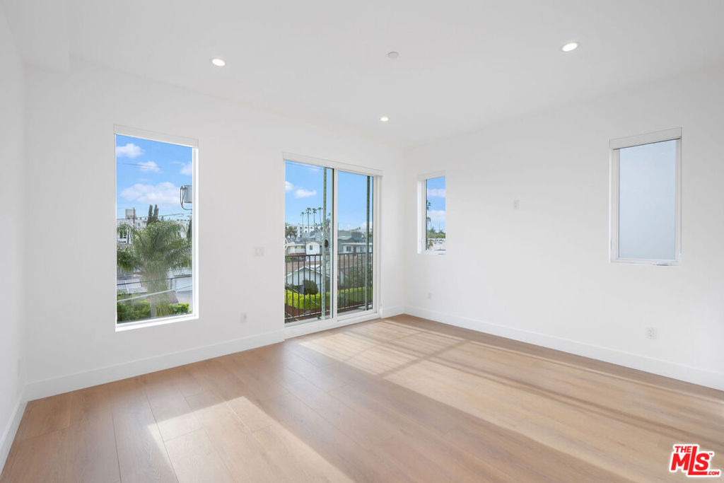 5246 Auckland Avenue - Photo 7