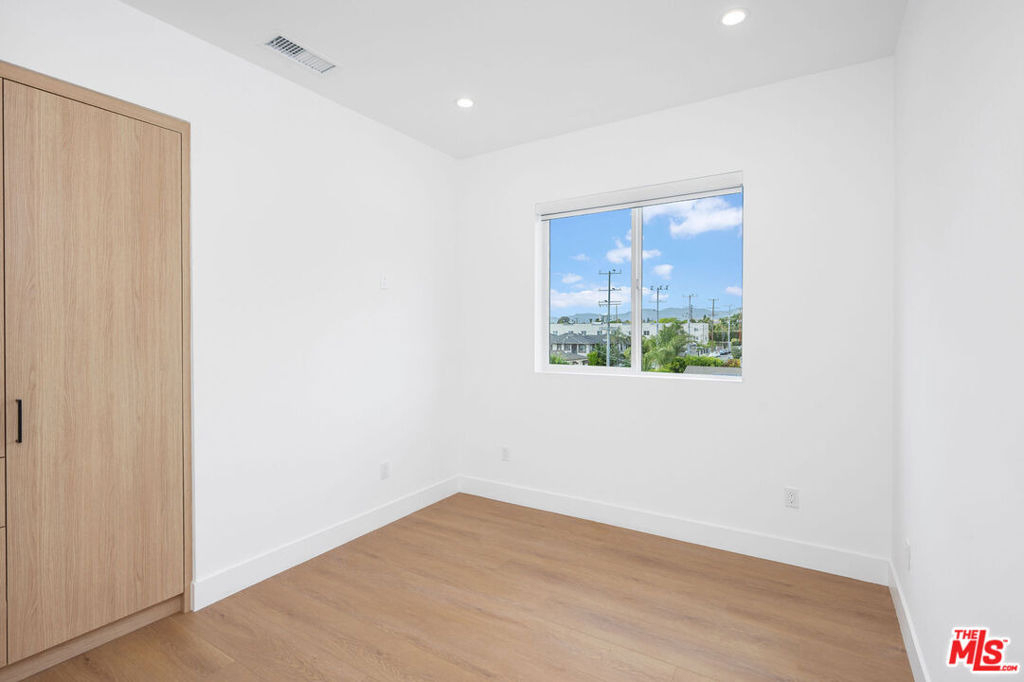 5246 Auckland Avenue - Photo 9