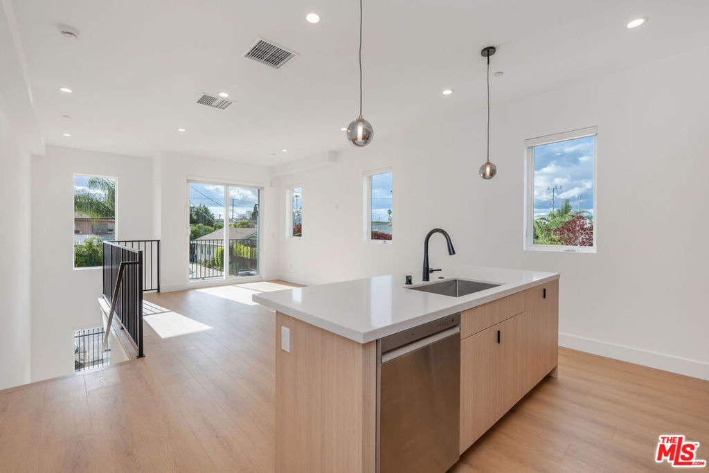 5246 Auckland Avenue - Photo 5