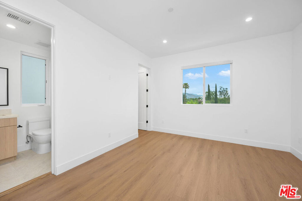 5248 Auckland Avenue - Photo 7